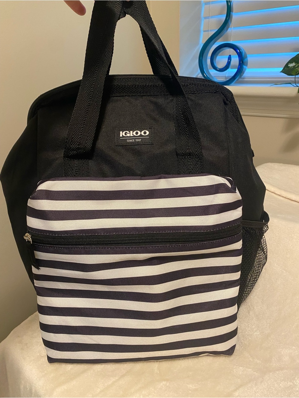 Igloo Black Cooler Bag with Black & White Striped Front Pocket